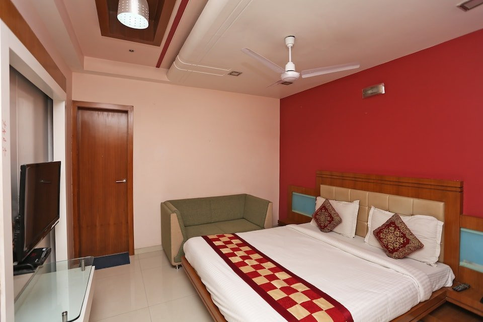 OYO 2450 Hotel Laxmi Residency主图