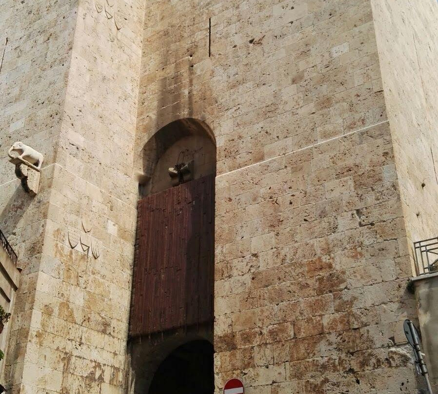 Carrozzaservice-卡利亚里省必去景点