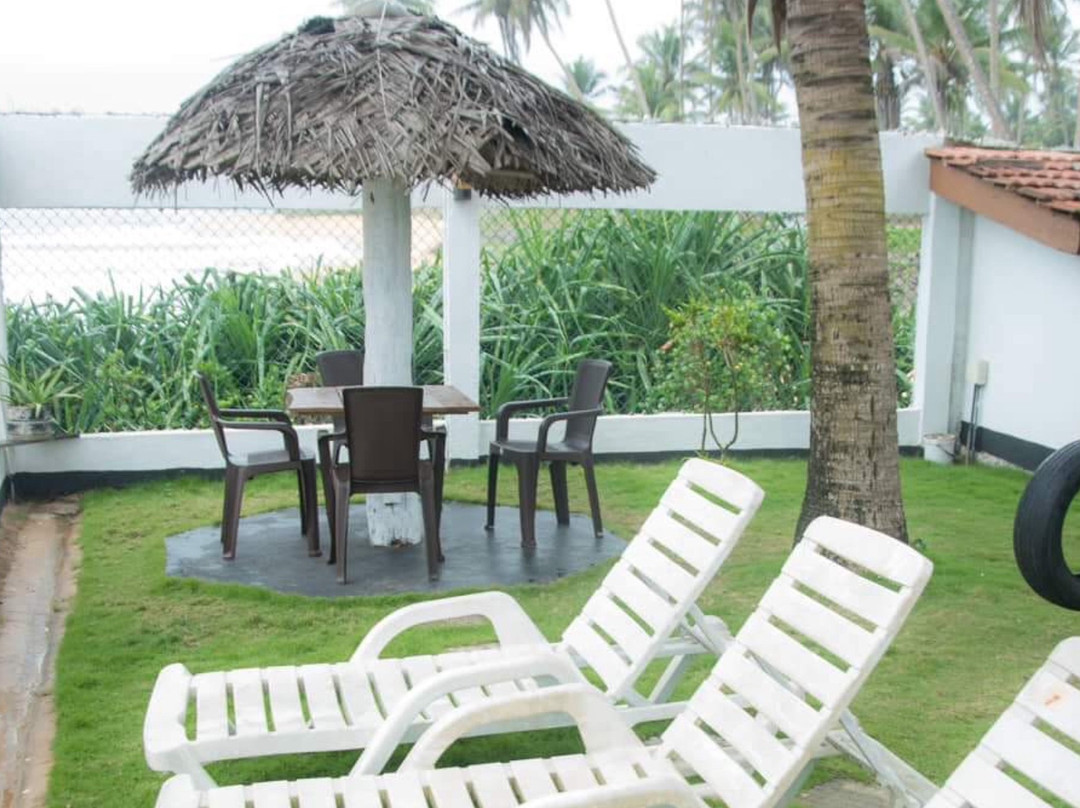 Ashen's Beach House主图