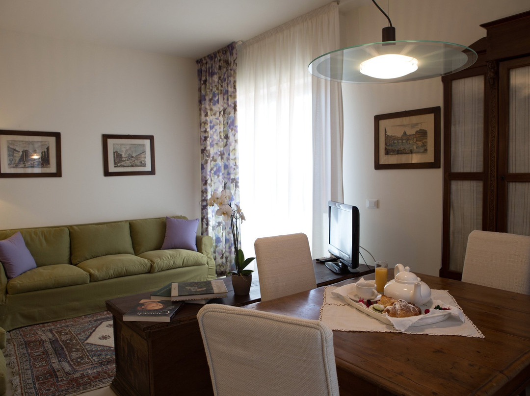 Marbela Apartments & Suites主图