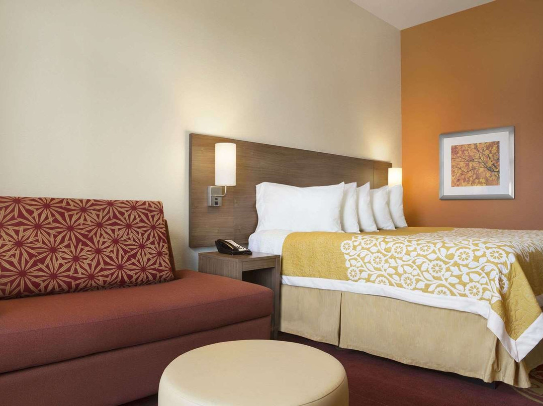 Days Inn & Suites by Wyndham Belmont主图