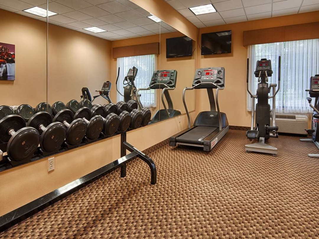 贝斯特韦斯特维克特套房酒店主图