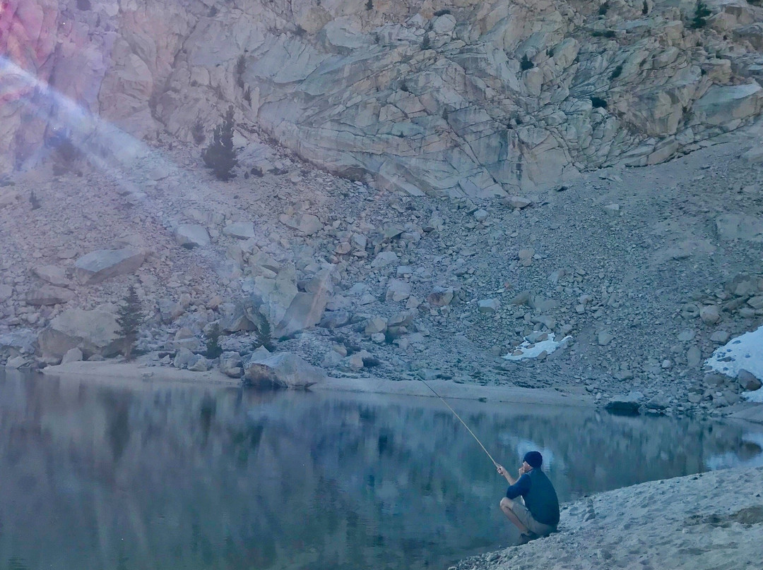 Lone Pine Lake-隆派恩必去景点
