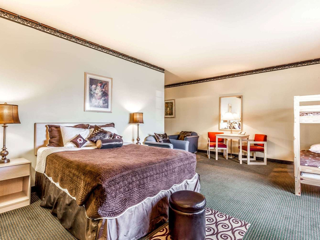 埃伦斯堡戴斯酒店主图