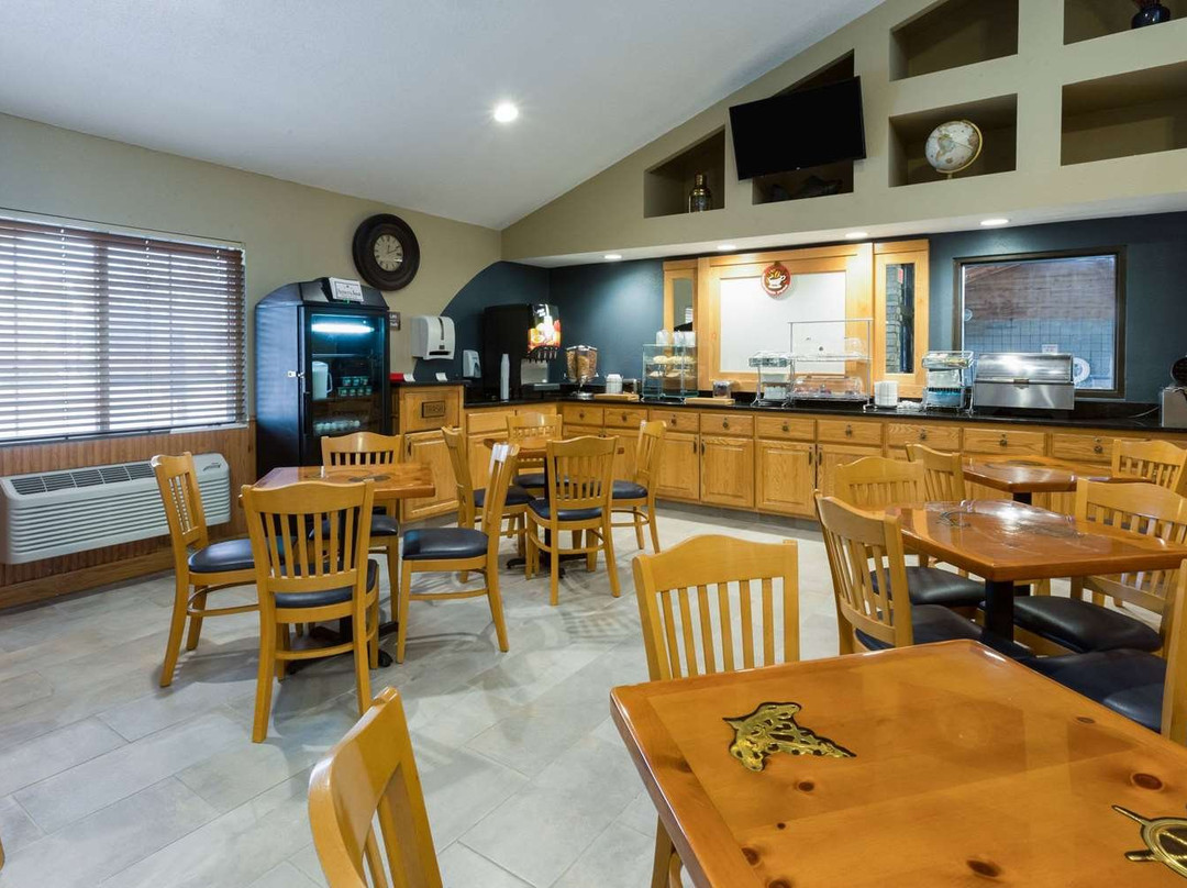 AmericInn by Wyndham Hotel and Suites Long Lake主图