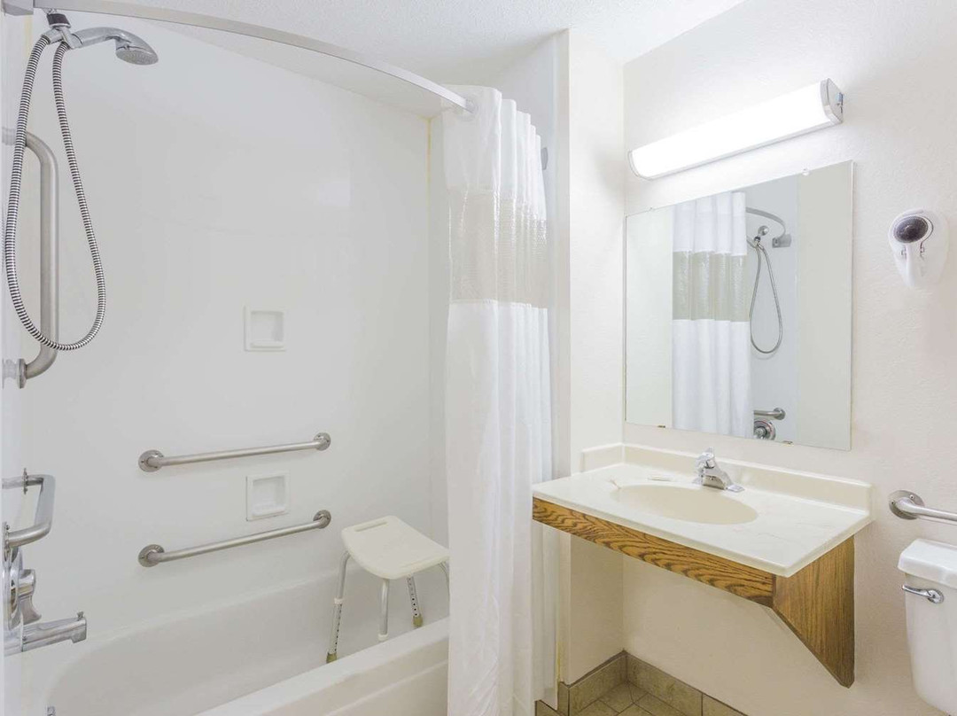 Super 8 by Wyndham Elgin主图