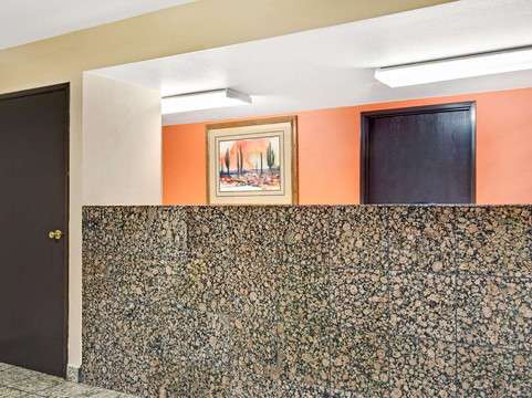 卡萨格兰德温德姆速8酒店主图