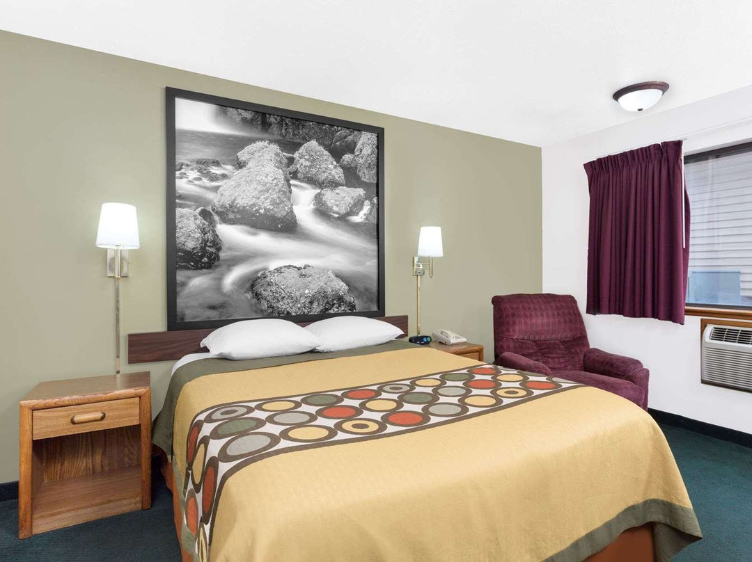 Super 8 by Wyndham Antigo主图