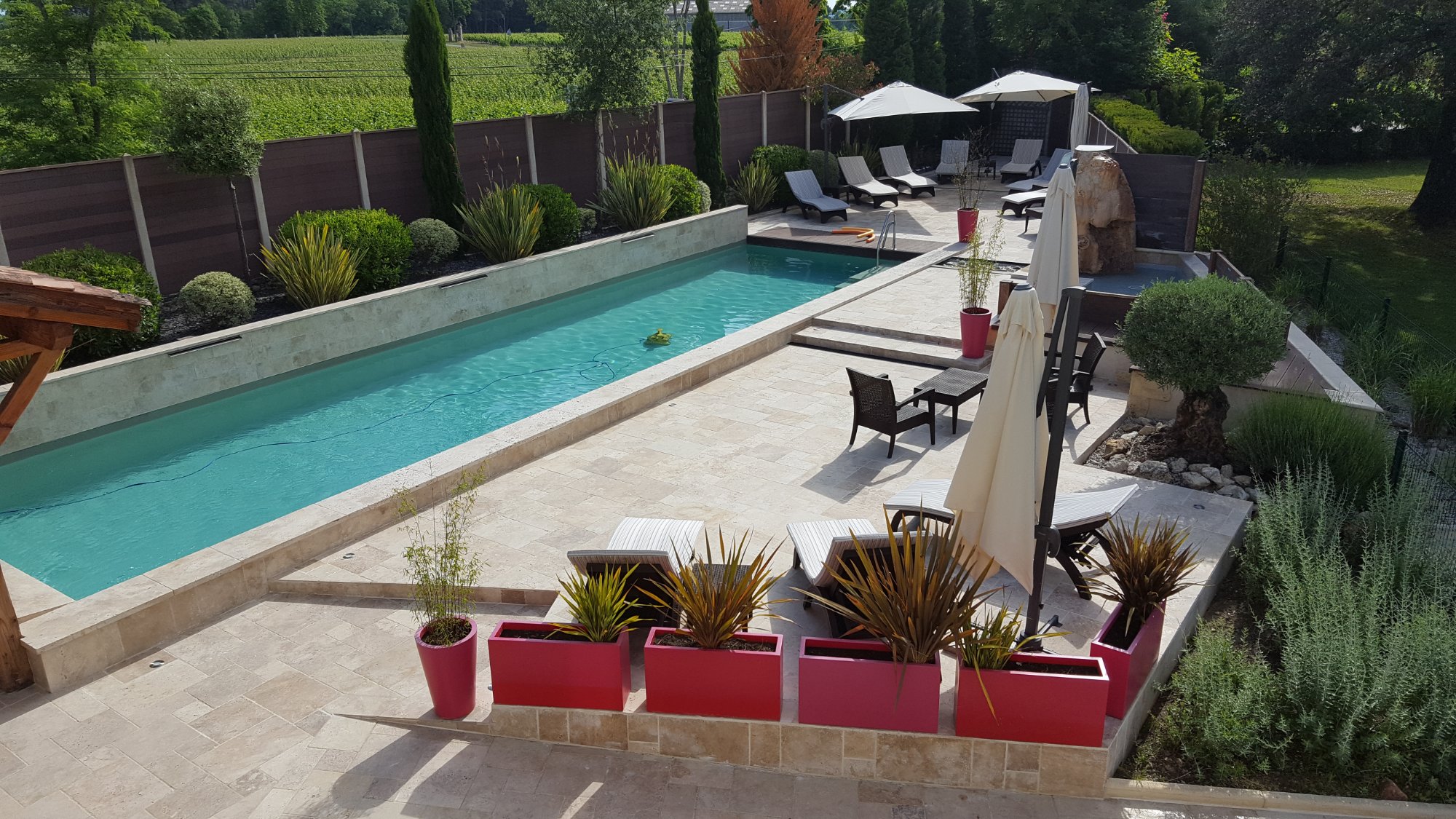 Domaine de Larchey-泳池