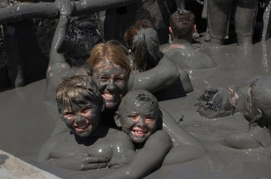 Scarlet Macaw Trips-卡塔赫纳必去景点