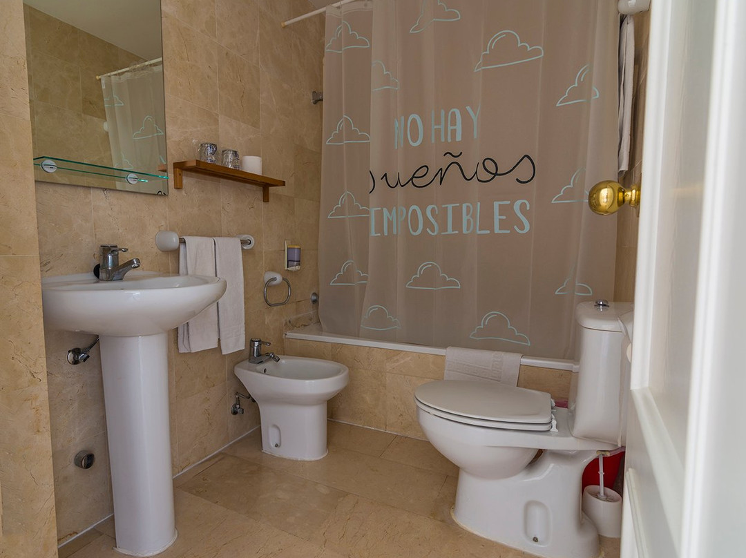 San Martin del Tesorillo酒店住宿-Hostal Drago