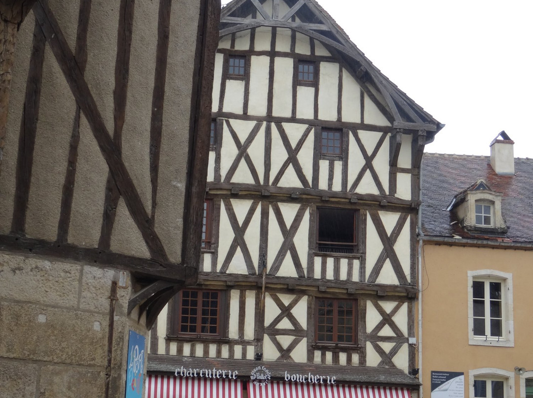 Office de Tourisme du Grand Vézelay, bureau de Noyers-Noyers-sur-Serein必去景点