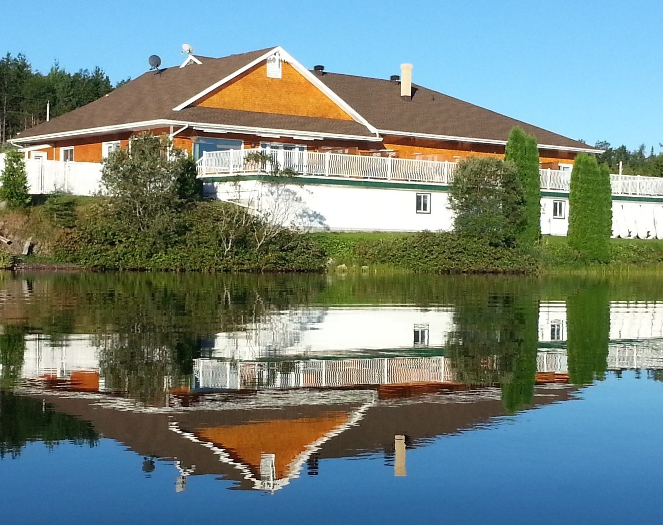 Auberge Du Lac Malcom-官方