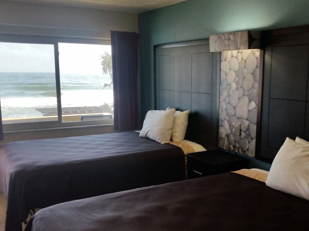 Driftwood Beach Motel