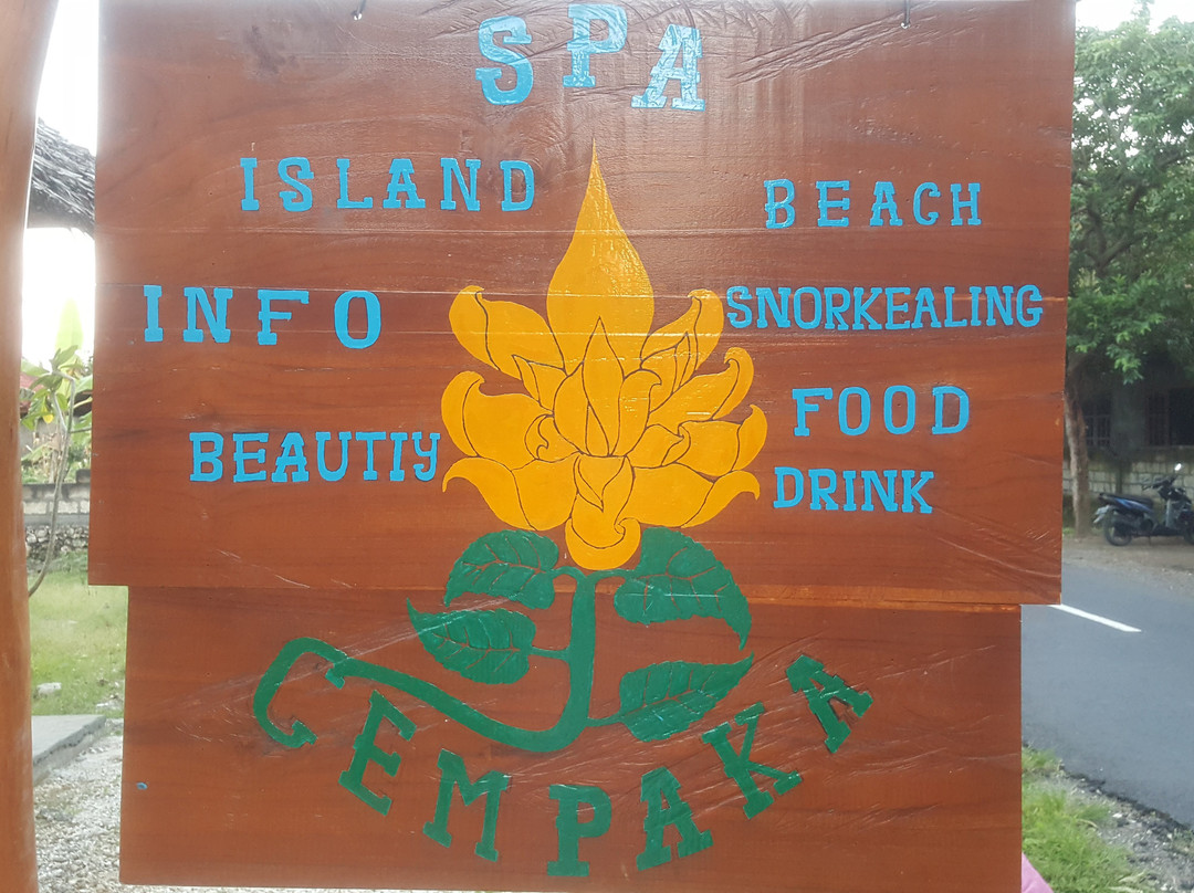 Cempaka Spa Beach Warung景点图片
