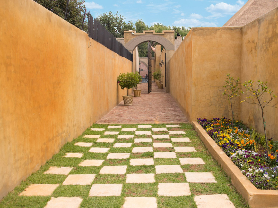 The Three Countries Estate主图