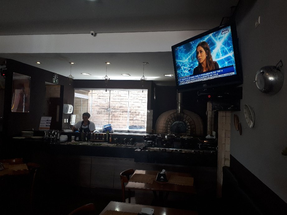 Dinho's Restaurante Sobaria e Pizzaria