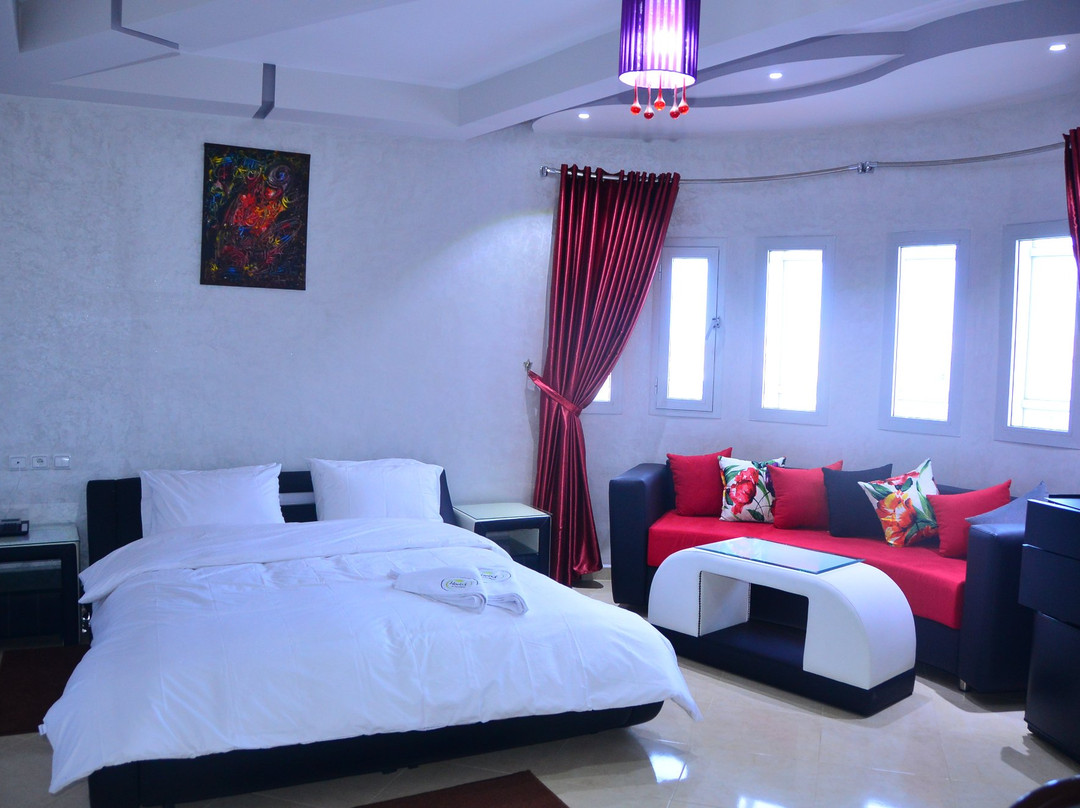 Hotel Hadaik Ain Asserdoune主图