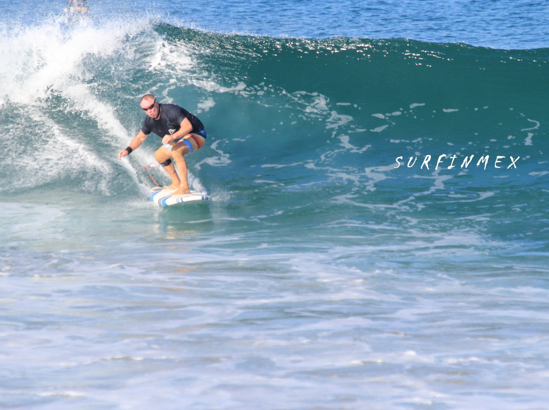 B Surfer Surf School-埃斯孔迪多港必去景点