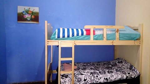 Old House Backpackers B & B