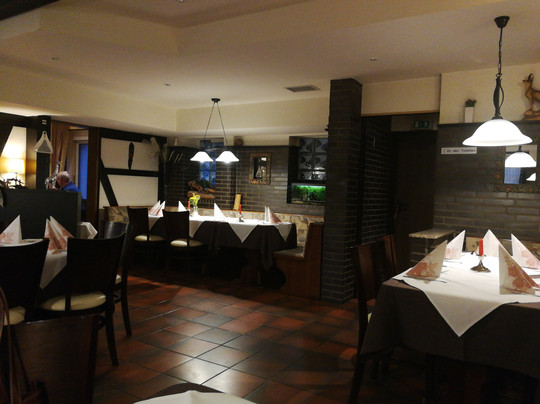 Bergheim餐馆和美食-Hotel-Restaurant Lindenstuben