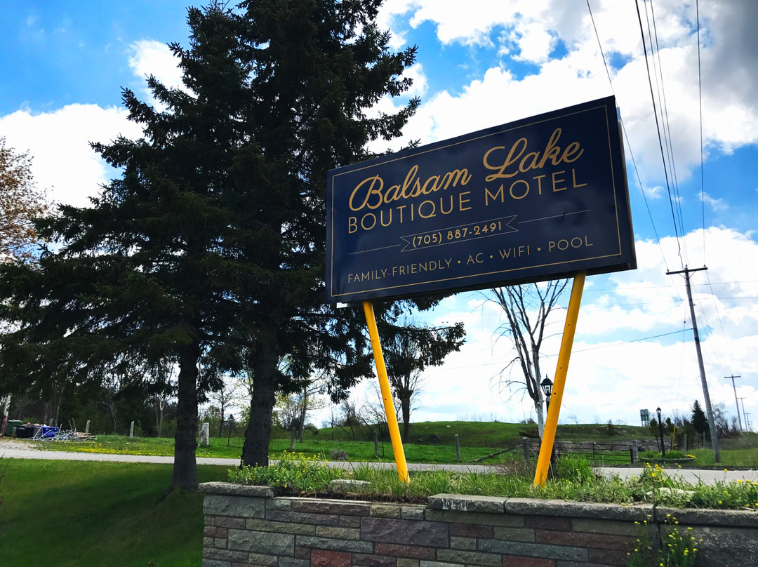 Balsam Lake Boutique Motel主图