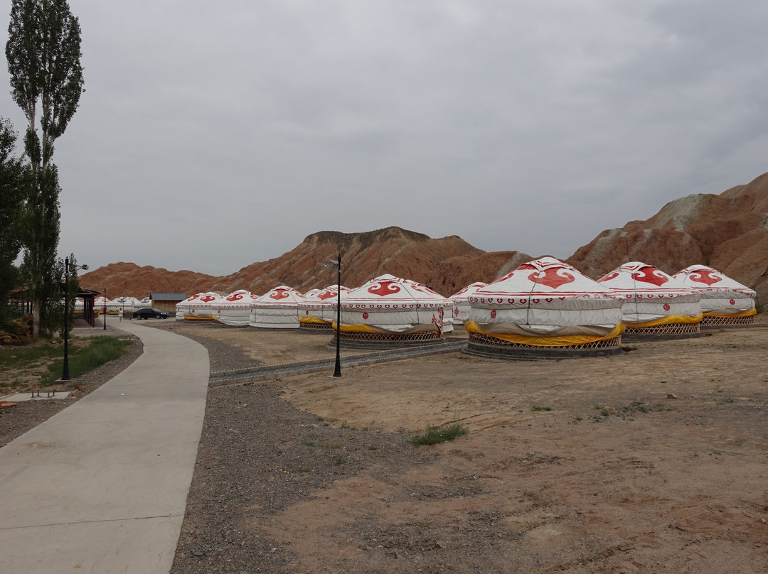 靠山大营休闲山庄主图