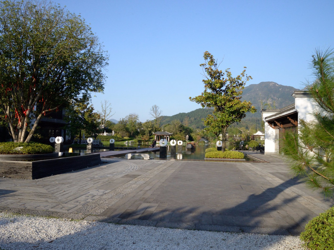 黄山雨润涵月楼酒店主图