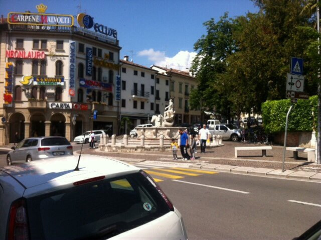 Fontana del Nettuno景点图片