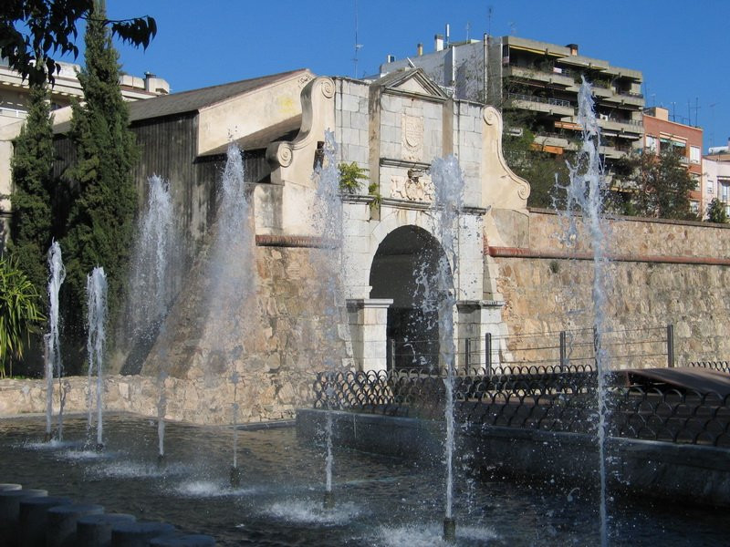 Puerta del Pilar景点图片