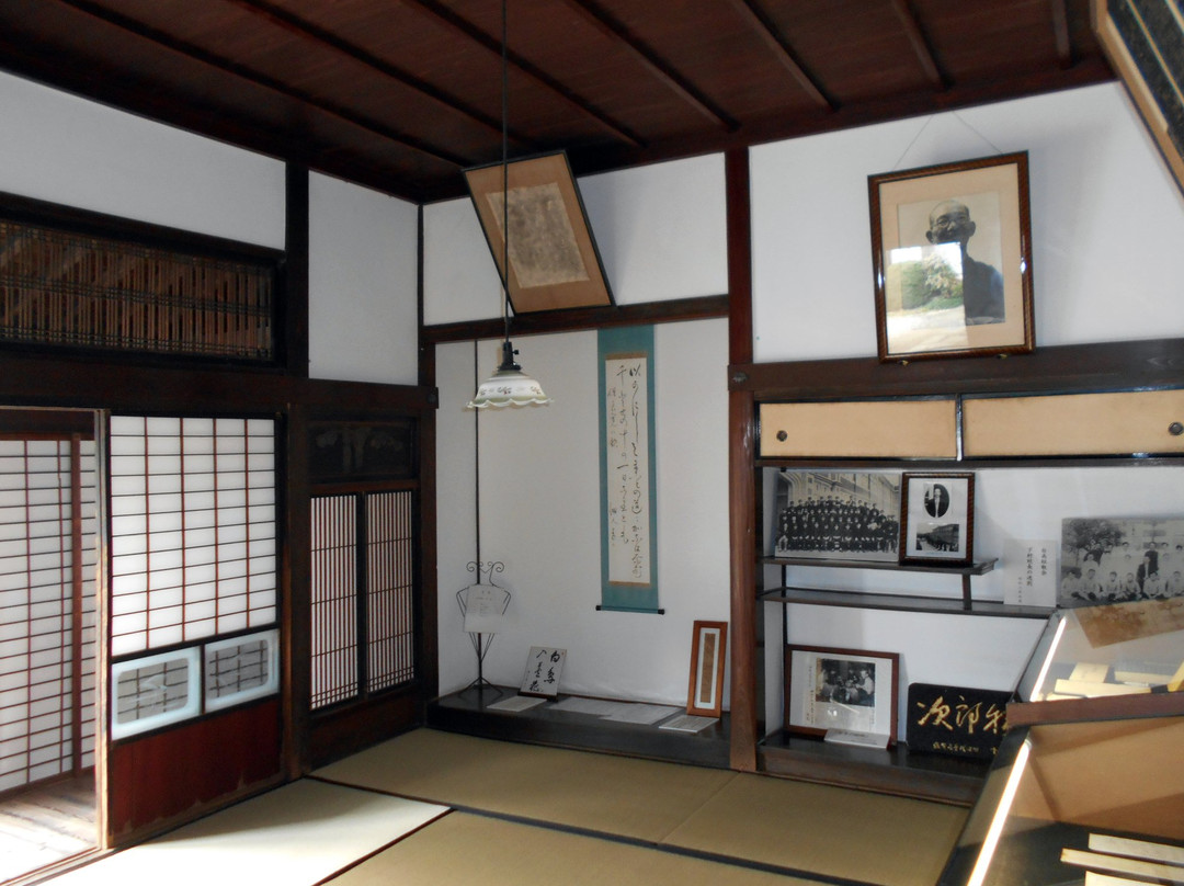 Shimomura Lake Life House景点图片
