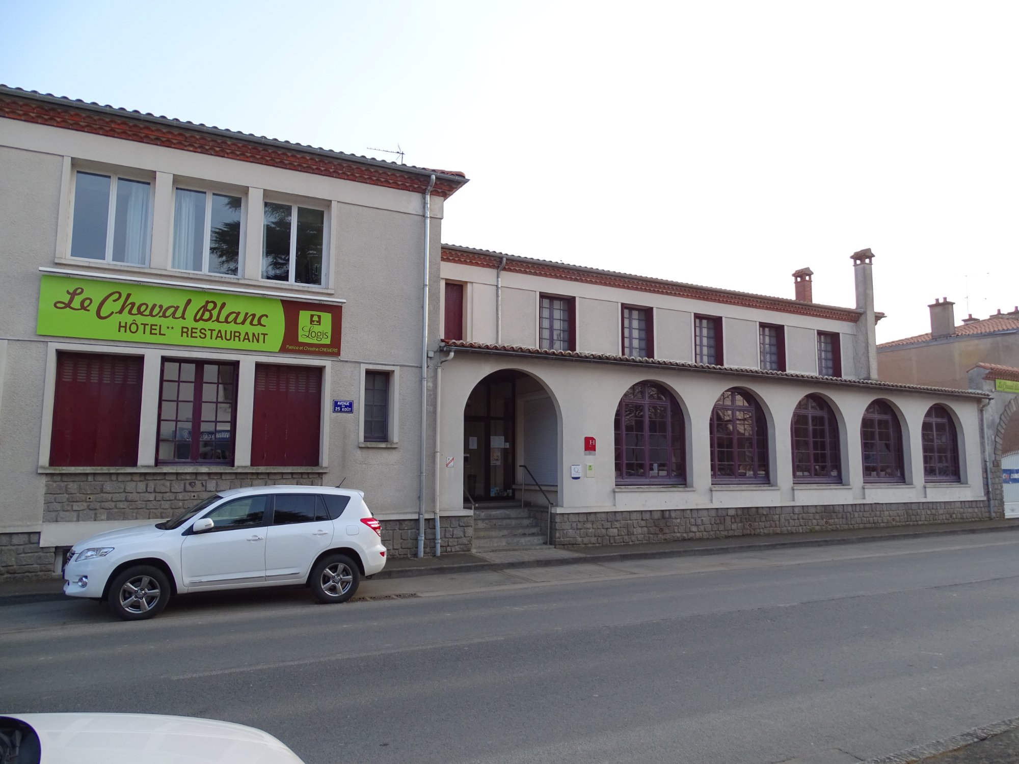 Hotel le Cheval Blanc-官方