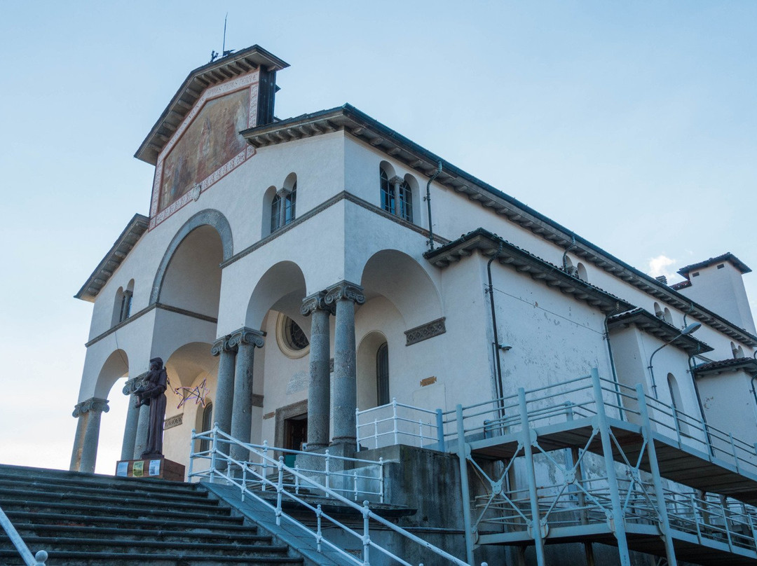 Mezzavilla旅游景点-Riserva Naturale Speciale del Sacro Monte di Belmonte