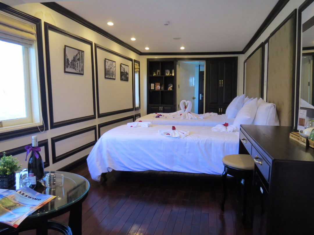 Amira Cruises