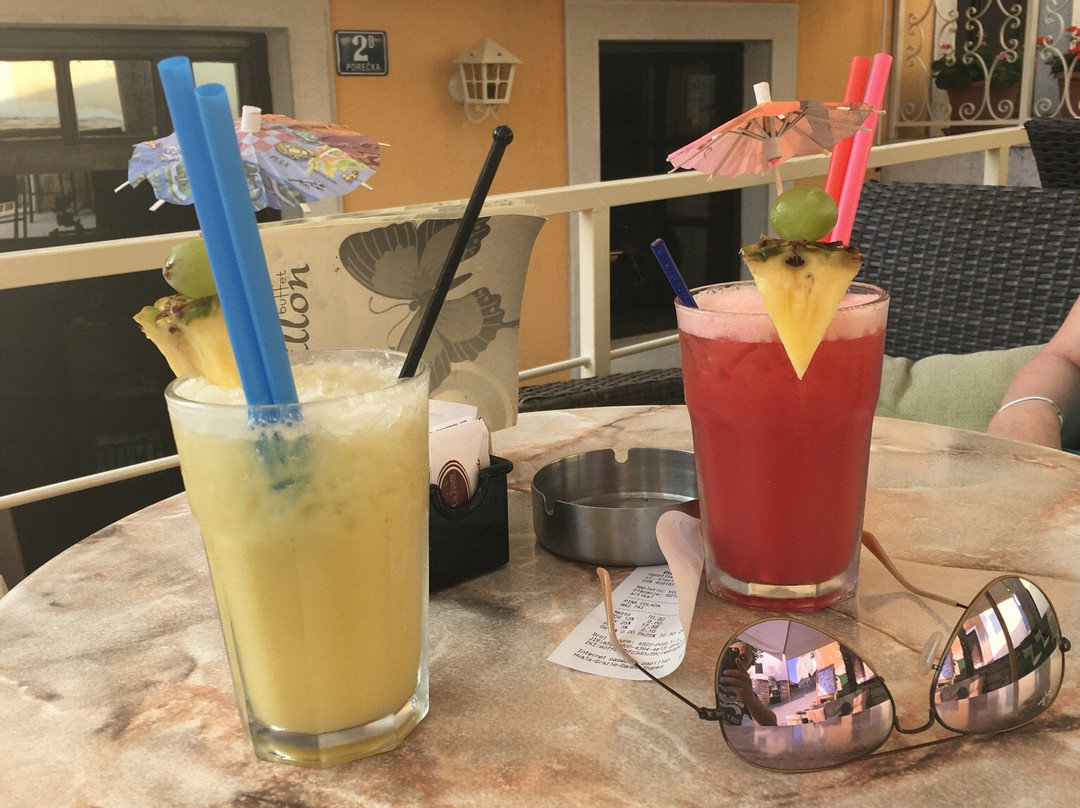 Papillon Cocktail Bar-弗萨必去景点
