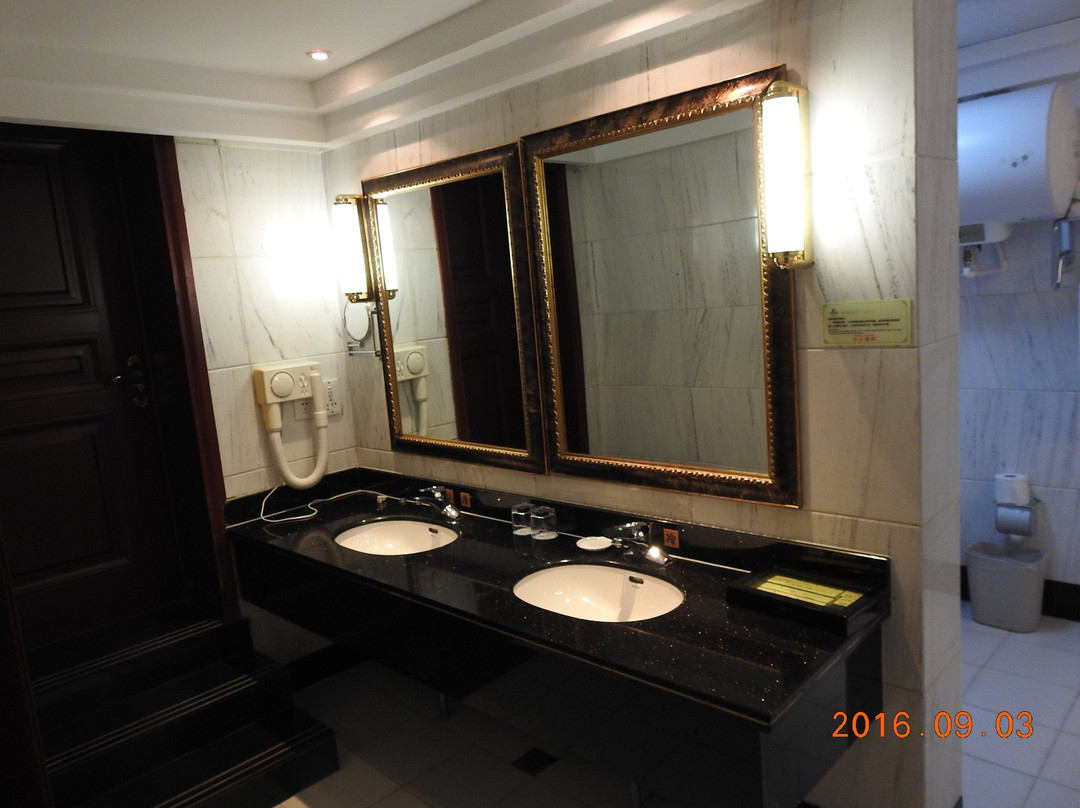 喀纳斯山庄主图