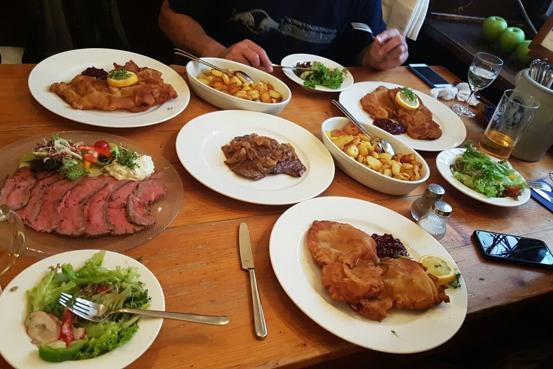 Niederzissen餐馆和美食-Zum Weißen Roß