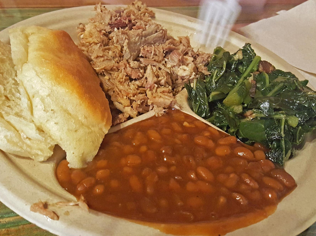 Jonas Ridge餐馆和美食-Old Hampton Store and BBQ