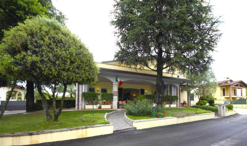 Rivoltella酒店住宿-宁静酒店