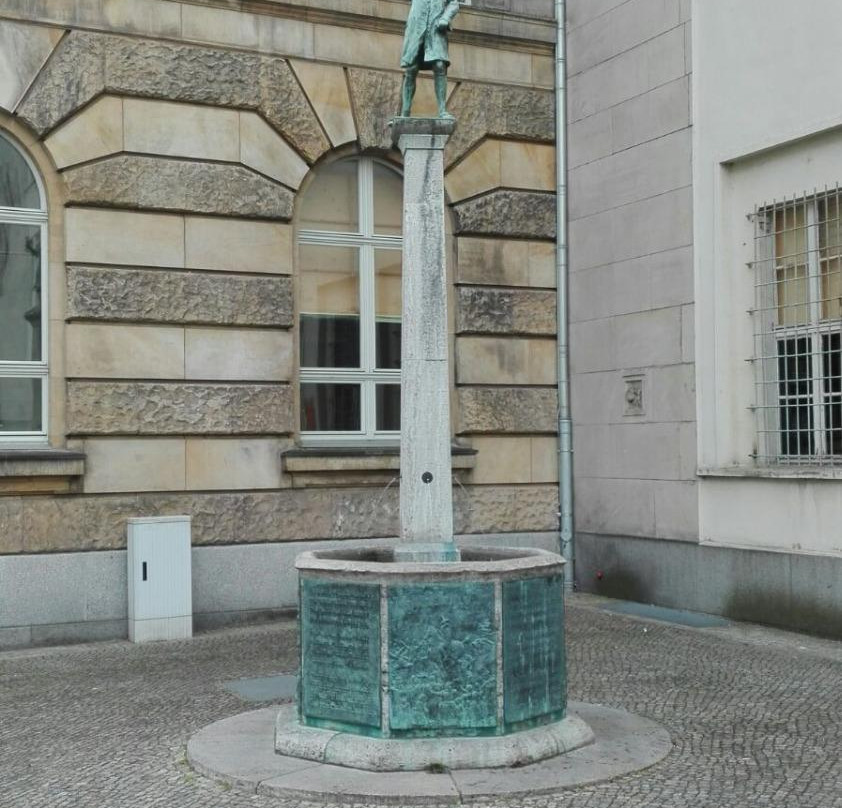 Eisenbartbrunnen-马格德堡必去景点