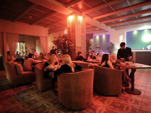 Orlovo餐馆和美食-Garden Lounge