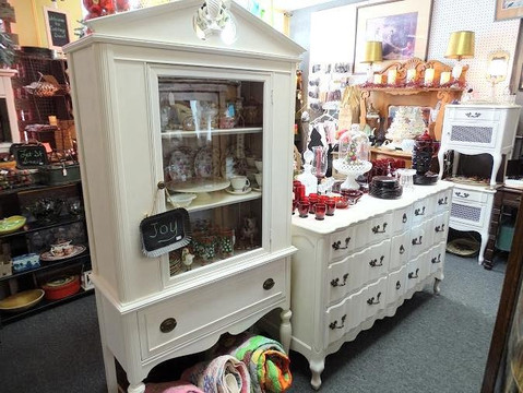 Cottage Door Antiques & Gifts-诺克斯维尔必去景点