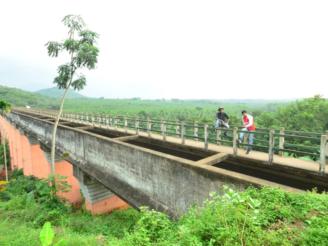 Mathur Hanging Trough Bridge景点图片