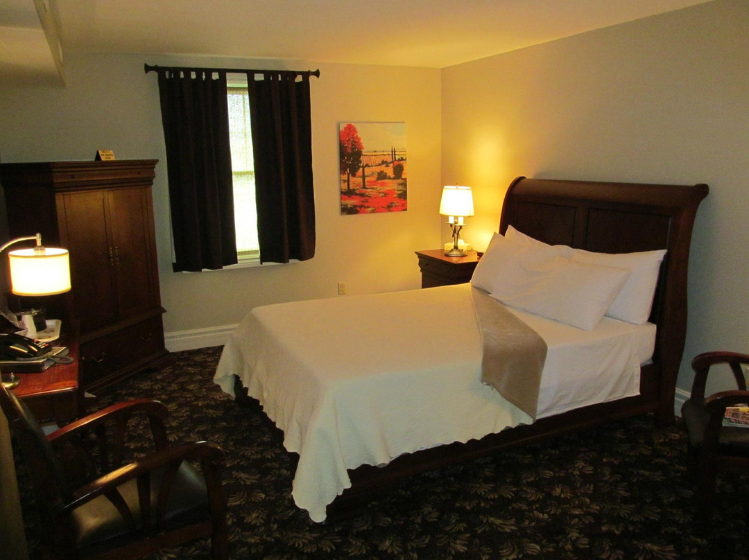 The Queen's Inn主图