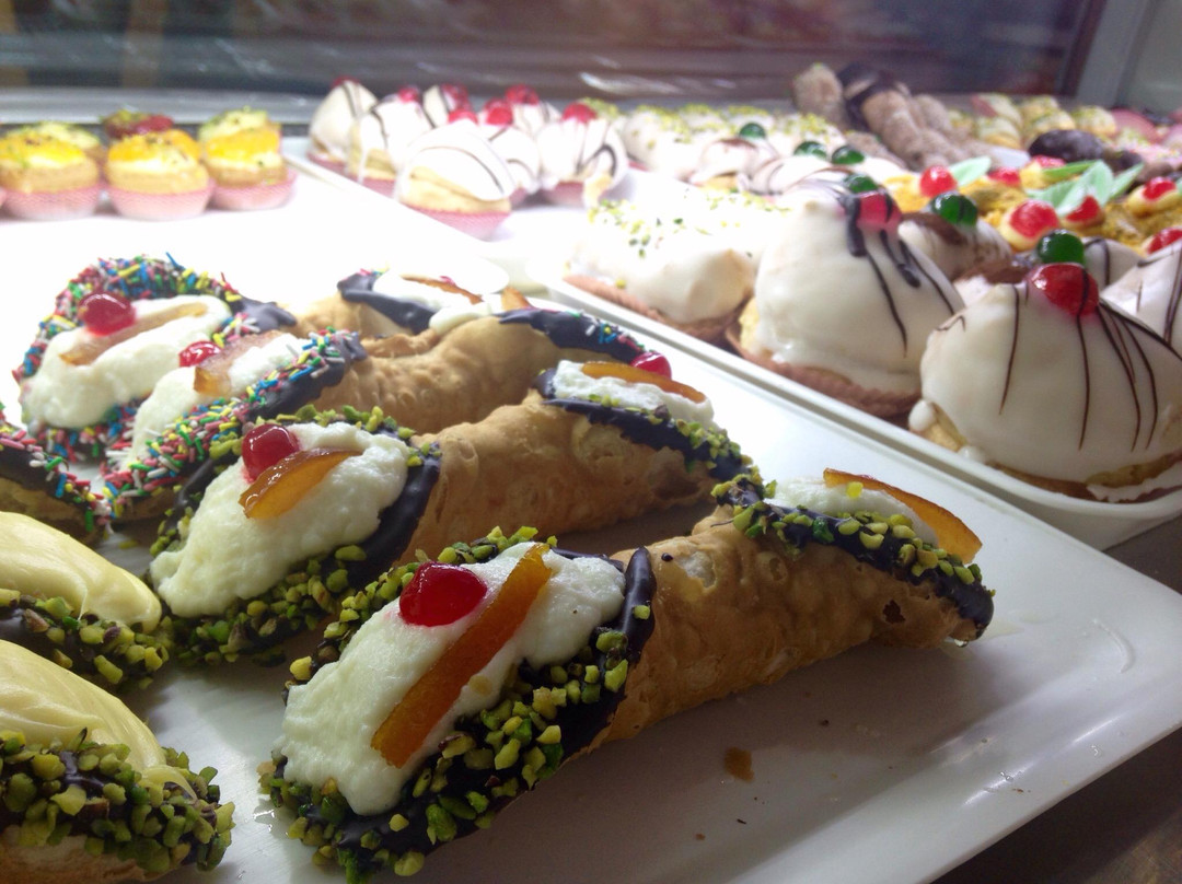 Bar Pasticceria Pizzeria De Nata-Fiumefreddo di Sicilia必去景点