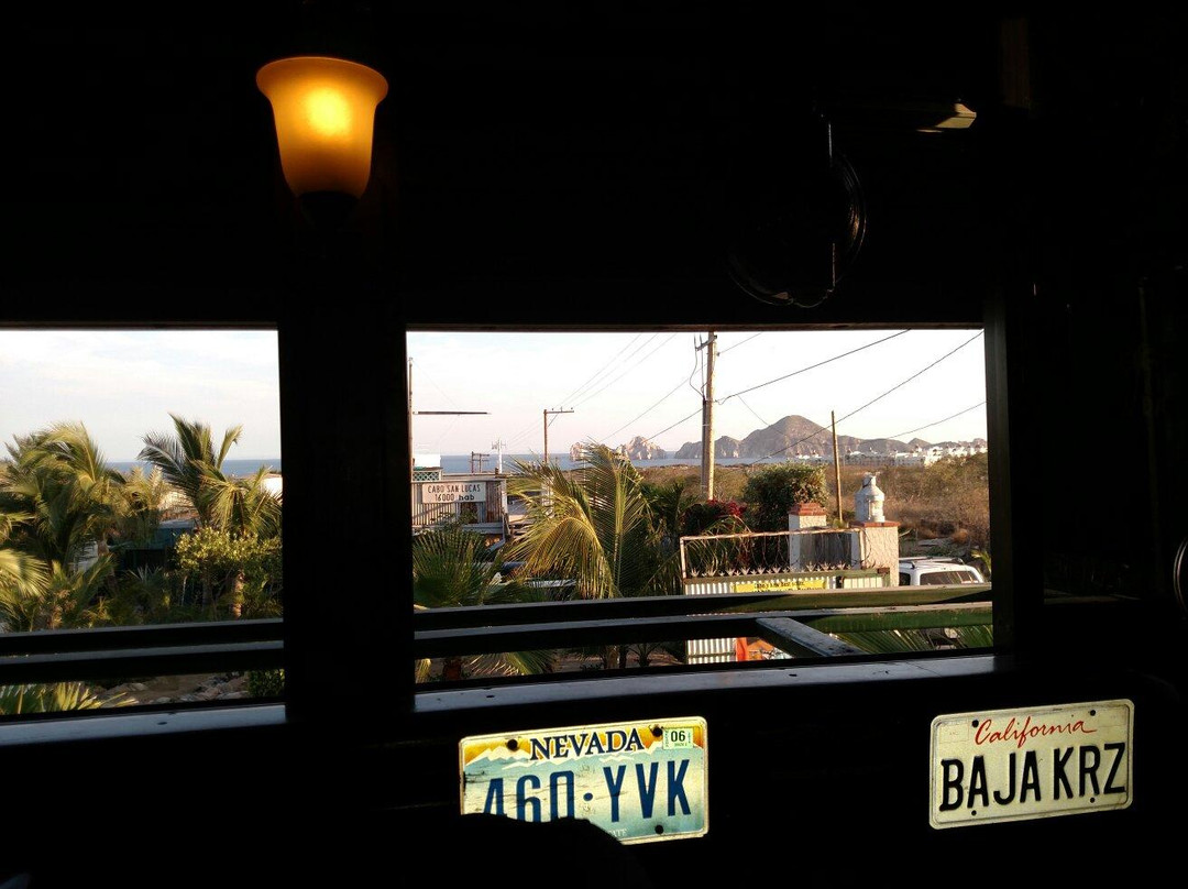 Latitude 22+ Ocean View Roadhouse Bar-卡波圣卢卡斯必去景点