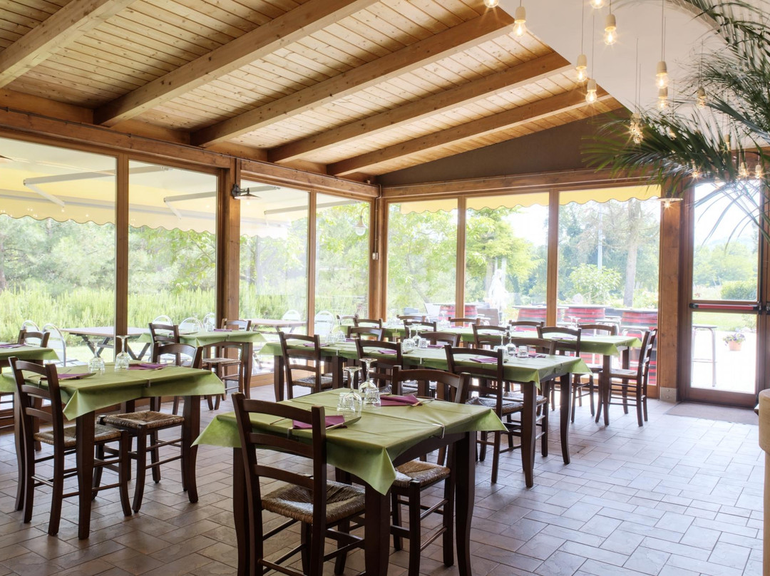 Arcevia餐馆和美食-Agriturismo La Cantina di Bacco