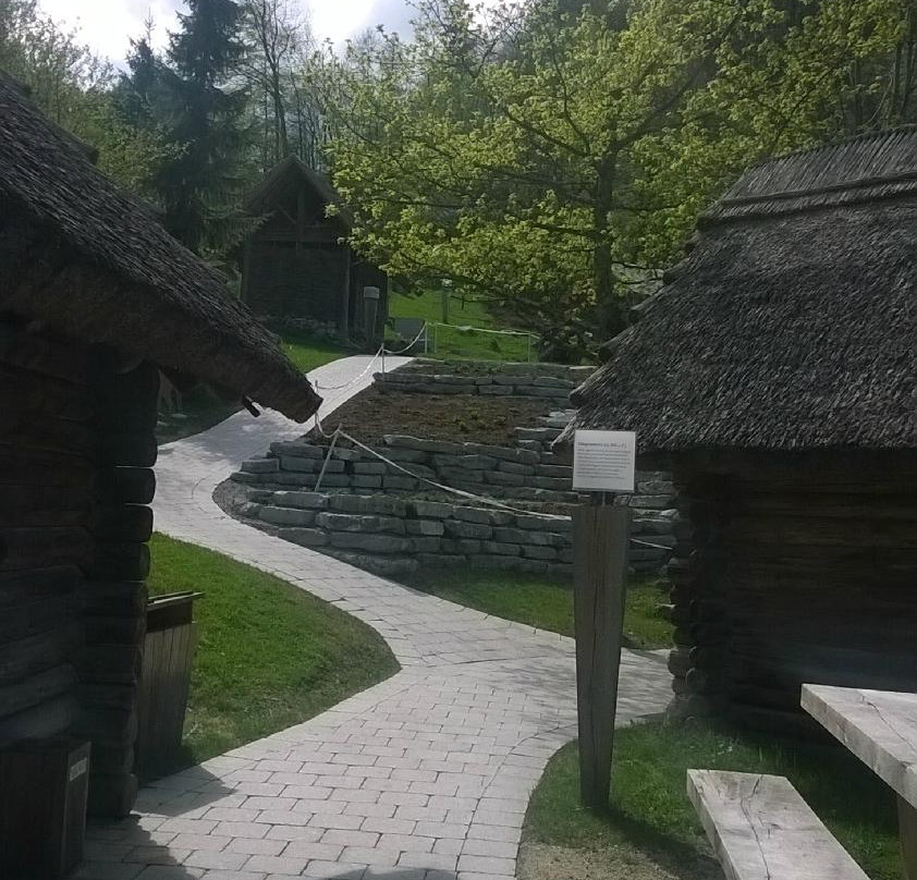 Keltendorf-泉杜伦山必去景点