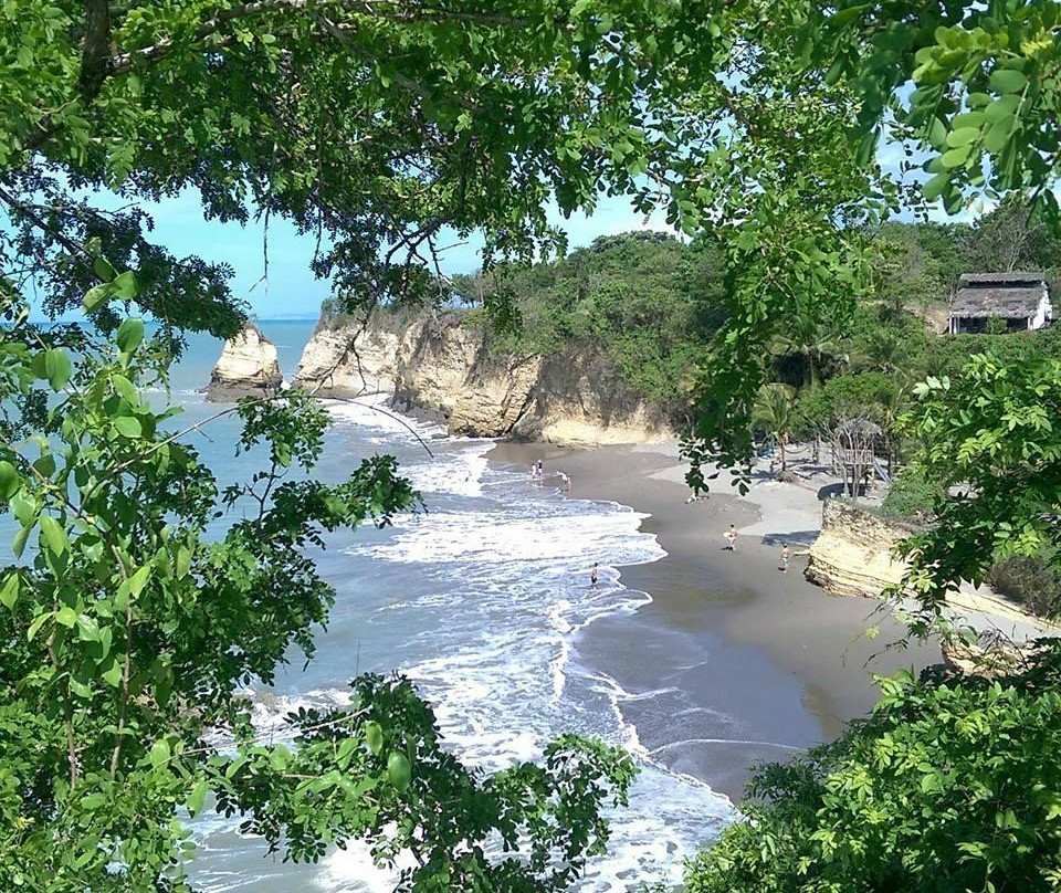 Cumilinche Beach-埃斯梅拉达斯必去景点