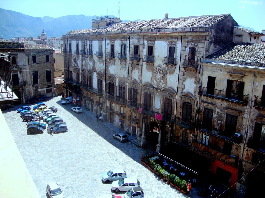 Piazza Bologni-巴勒莫必去景点